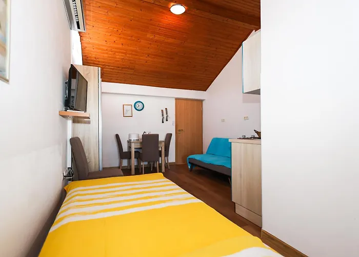 Apartament Sabira *